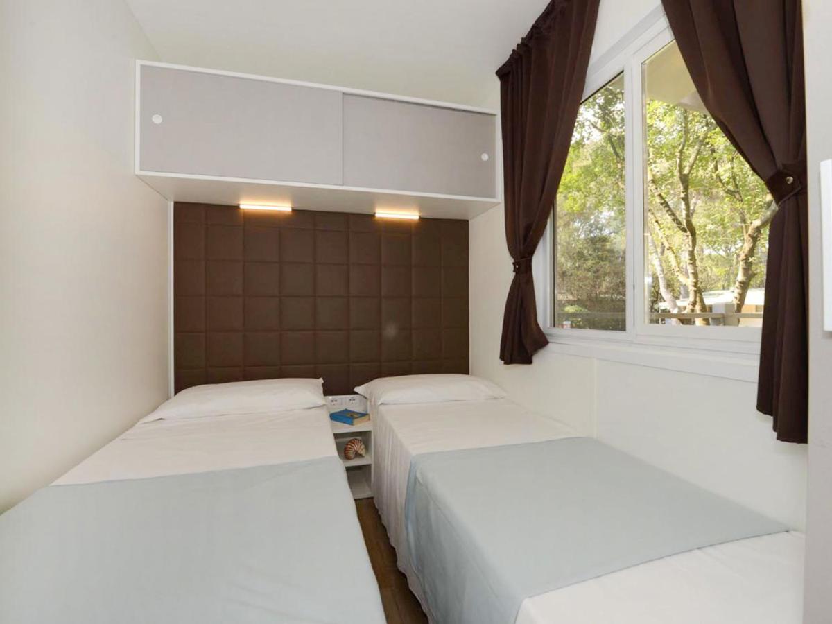 Holiday Home Maxi Caravan Capri By Interhome Baia Domizia Exterior photo