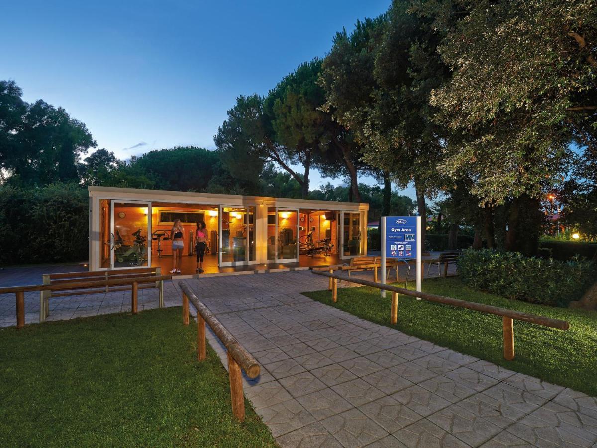 Holiday Home Maxi Caravan Capri By Interhome Baia Domizia Exterior photo